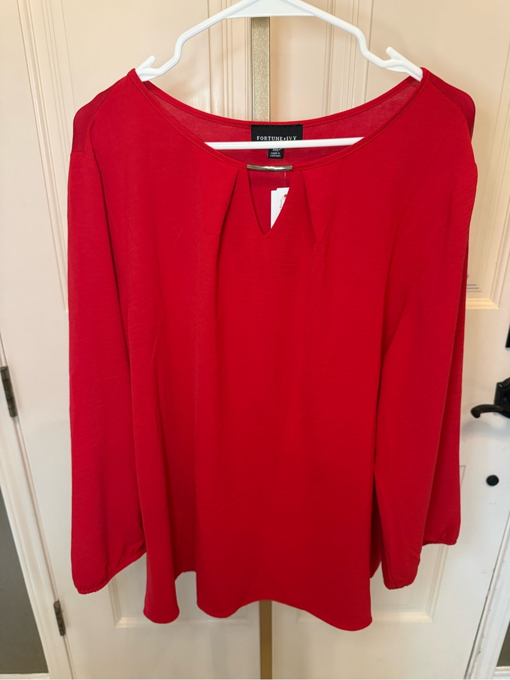 Fortune & Ivy Red Keyhole Long-Sleeve Blouse